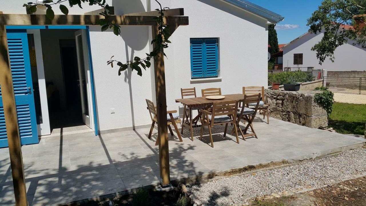 Mendula Premantura Exterior foto